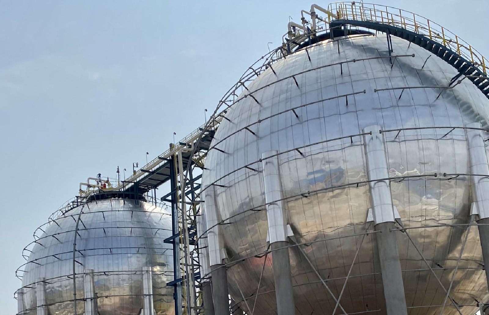 2×2000m3 liquid CO2 spherical tanks for CNOOC Zhuhai project